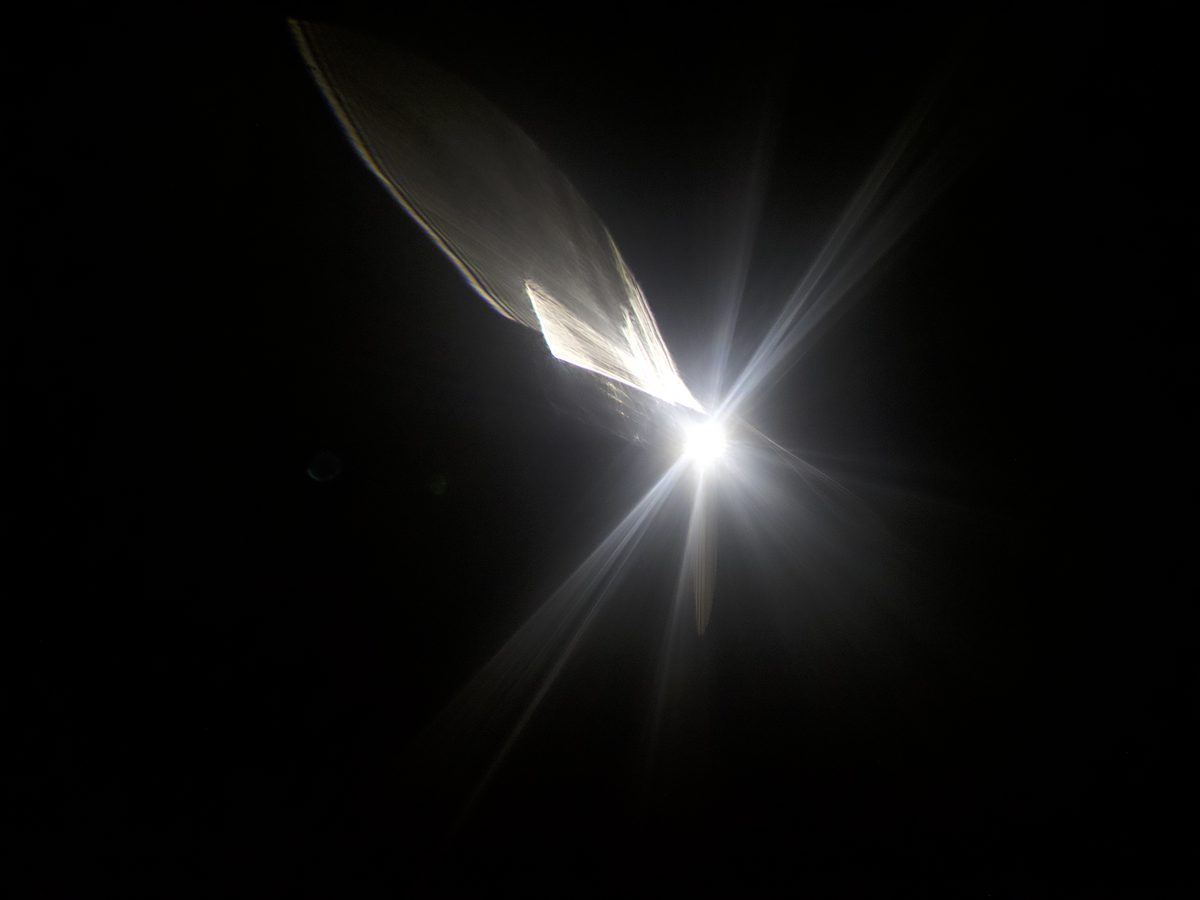 Color Kinematics &mdash; abstract light burst
